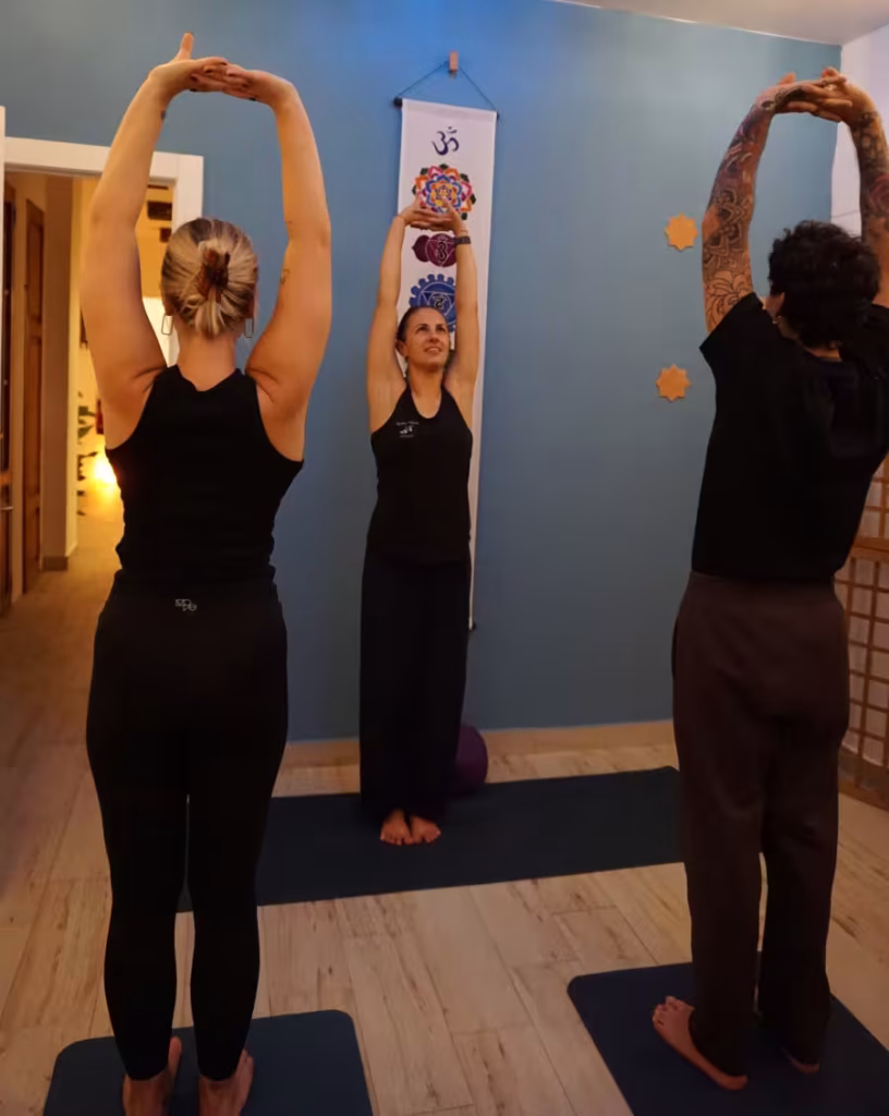 Sesión privada de yoga en Quiroesencia Granada