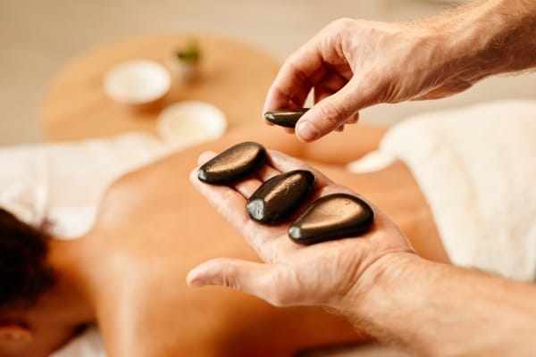 masaje piedras calientes