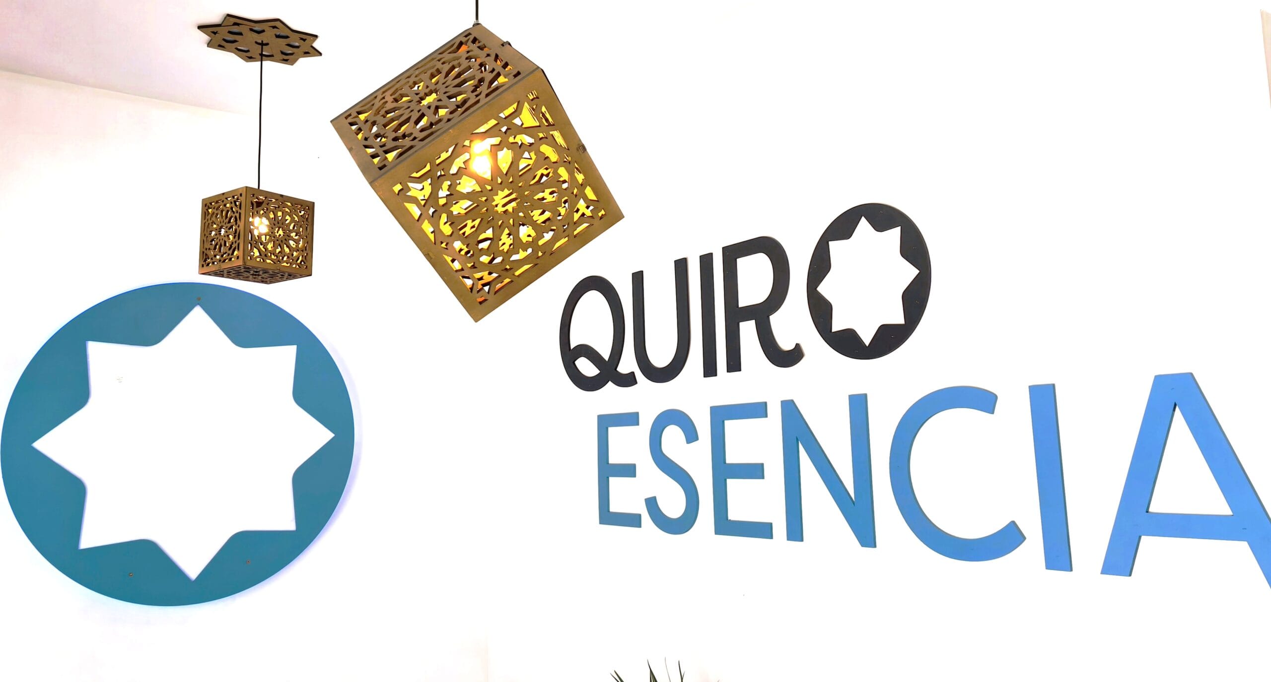 Sala de masaje de Quiroesencia en el centro histórico de Granada