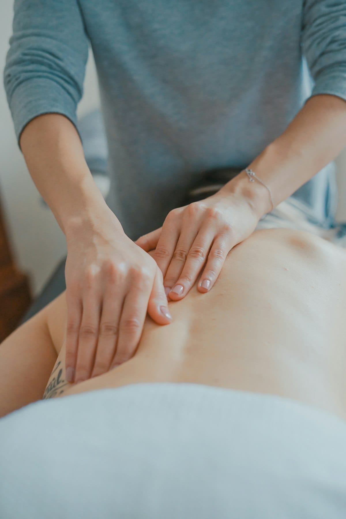 Reflexología Cromoterapia en Quiroesencia Granada